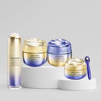 SHISEIDO - VITAL PERFECTION ADVANCED YOUTHFUL ESSENTIALS SET - Retinol İçeren Göz Kremi & Yüz & Boyun Sıkılaştıran Serum, Sıkılaştırıcı Etkili Gündüz ve Gece Kremi Seti